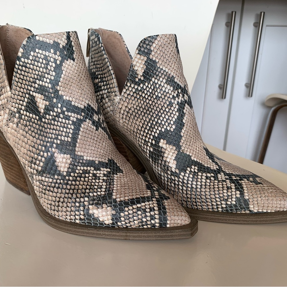 Vince Camuto Gigietta Leather Natural Embossed Snake Print Bootie